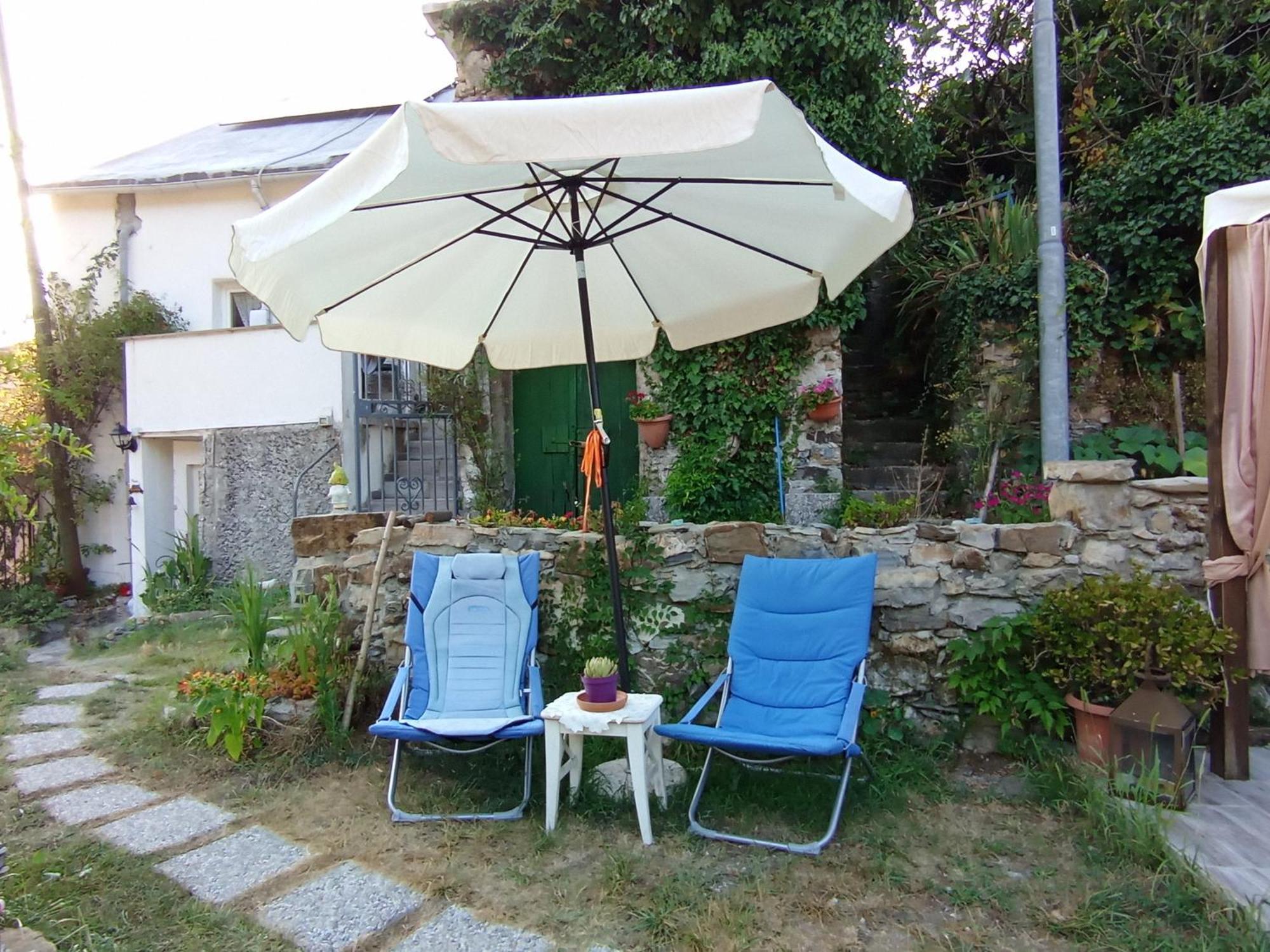 Lotus Flower Sant'Olcese Exterior foto